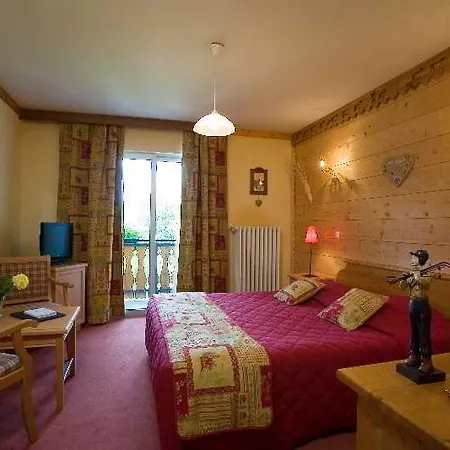 Restaurant Le Bois Joli Et Hotel 3*