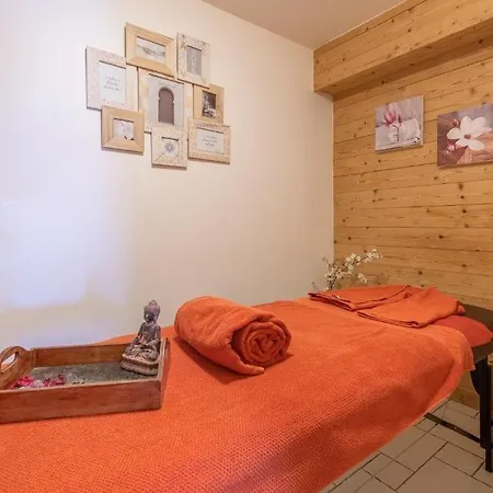 Restaurant Le Bois Joli Et 3* Bernex