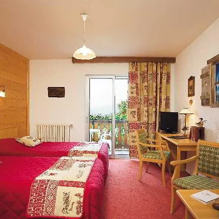 Restaurant Le Bois Joli Et 3* Bernex