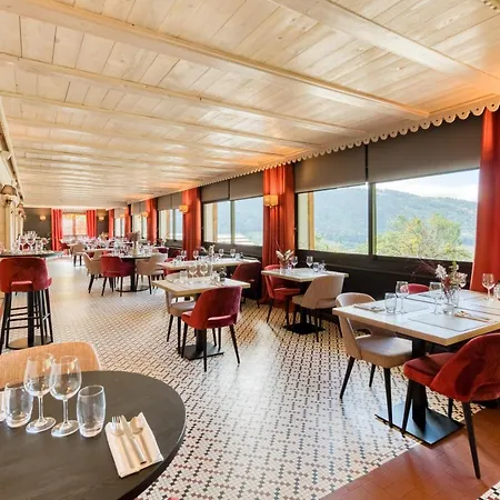Restaurant Le Bois Joli Et ホテル 3*