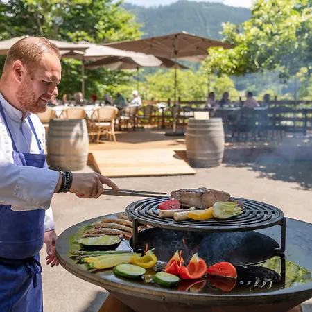 Restaurant Le Bois Joli Et ホテル