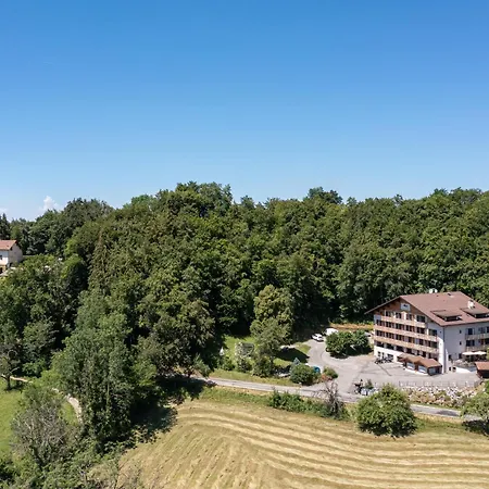 Restaurant Le Bois Joli Et 3* ベルネ