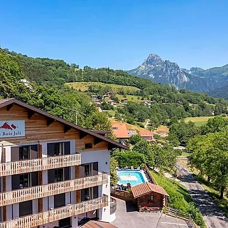 Restaurant Le Bois Joli Et 3* ベルネ